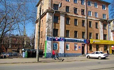 Входная группа Золотая рыбка, зоомагазин.  Карла Маркса,  173